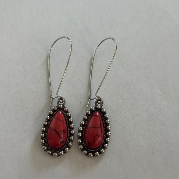 Red black and silver Teardrop Earrings Nwot Vintage design - Picture 1 of 7